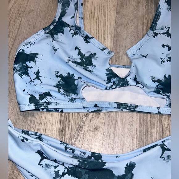 SHEIN Tie Dye High Cut Cheeky Bikini Size M - Picture 4 of 7